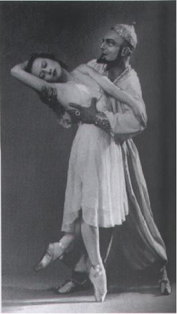 Galina Ulanova (Maria) and Petr Gusev (Girei) in a 1947 production of Asaf'ev's ballet "The Fountain of Bakhchisarai" at the Kirov Theatre